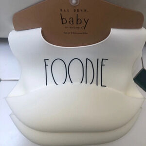 NWT RAE DUNN SILICONE BABY BIBS